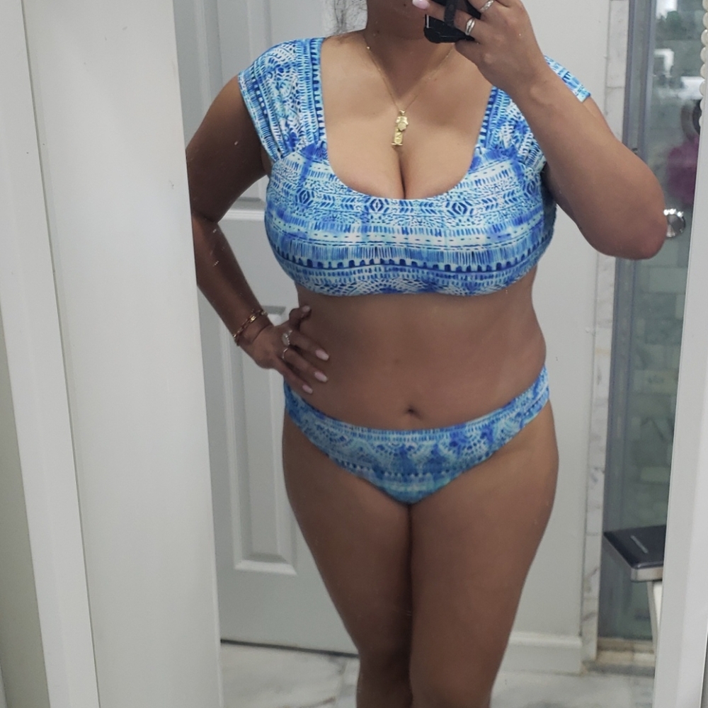 Cap sleeve bikini